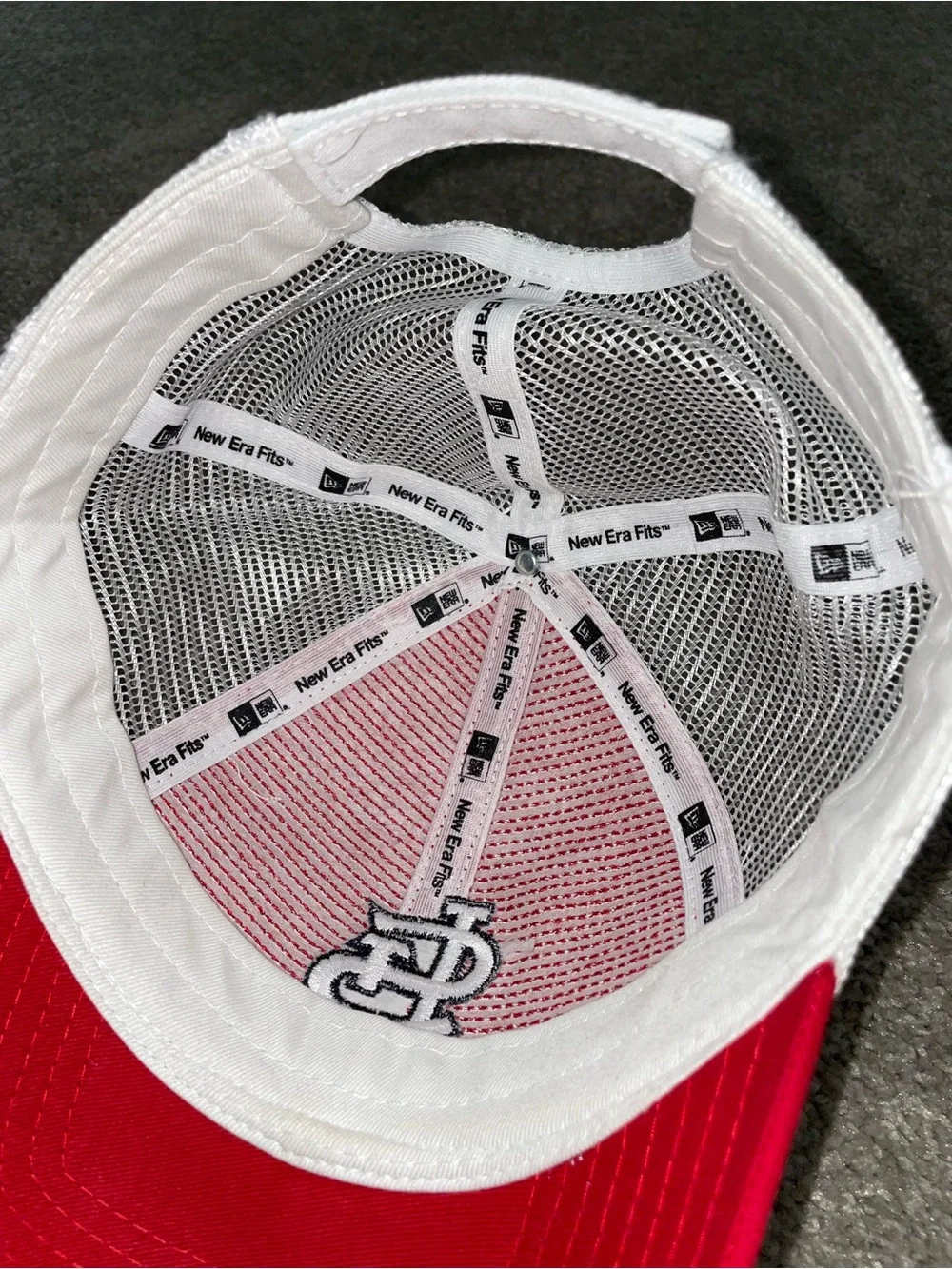 Women’s St. Louis Cardinals Red/White Dazzle/Sequin Adjustable Hat New Era